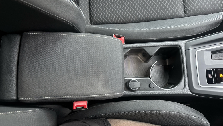 Volkswagen Golf 1.5 eTSI 150 Active 5dr DSG Petrol Hatchback